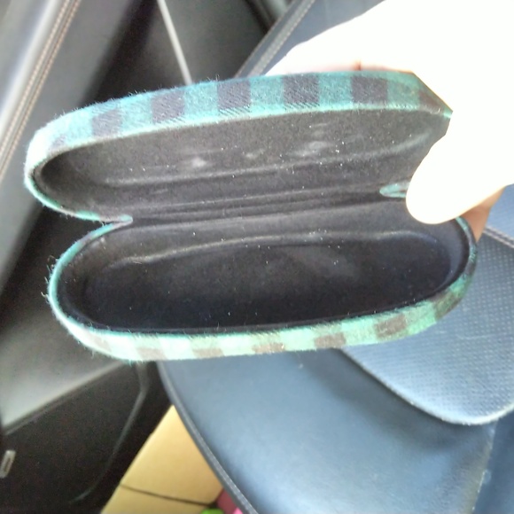 Beaver Canoe glasses case - Picture 3 of 4